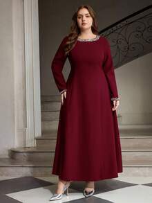 ZEYLAH Vestido de manga larga con dobladillo acampanado y decoración de cuentas, ajuste ceñido - Burdeos - Ver 4