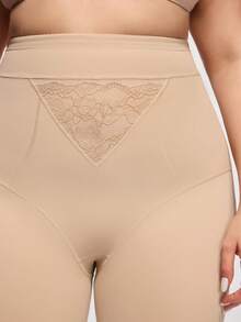 SHAPORA Plus Size Women Solid Color Contrast Lace High Waist Mid-Thigh Shorts - Apricot - View 6