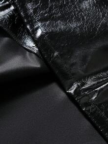 Manfinity Roghcode Men's Embossed Metal Airplane Buckle Short Sleeve Pocket Shirt, Ceremony - Black - View 4