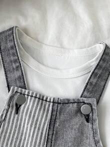 SHEIN Playful Pals Baby Boys Denim Overalls, All-Season, Mid-Blue Denim Color, Preppy Style, Simple, Casual & Comfortable, Patchwork Contrast Design, Soft Cotton Denim, Comfortable For Daily Wear, Travel, 2026 New Arrival - Light Grey - View 4