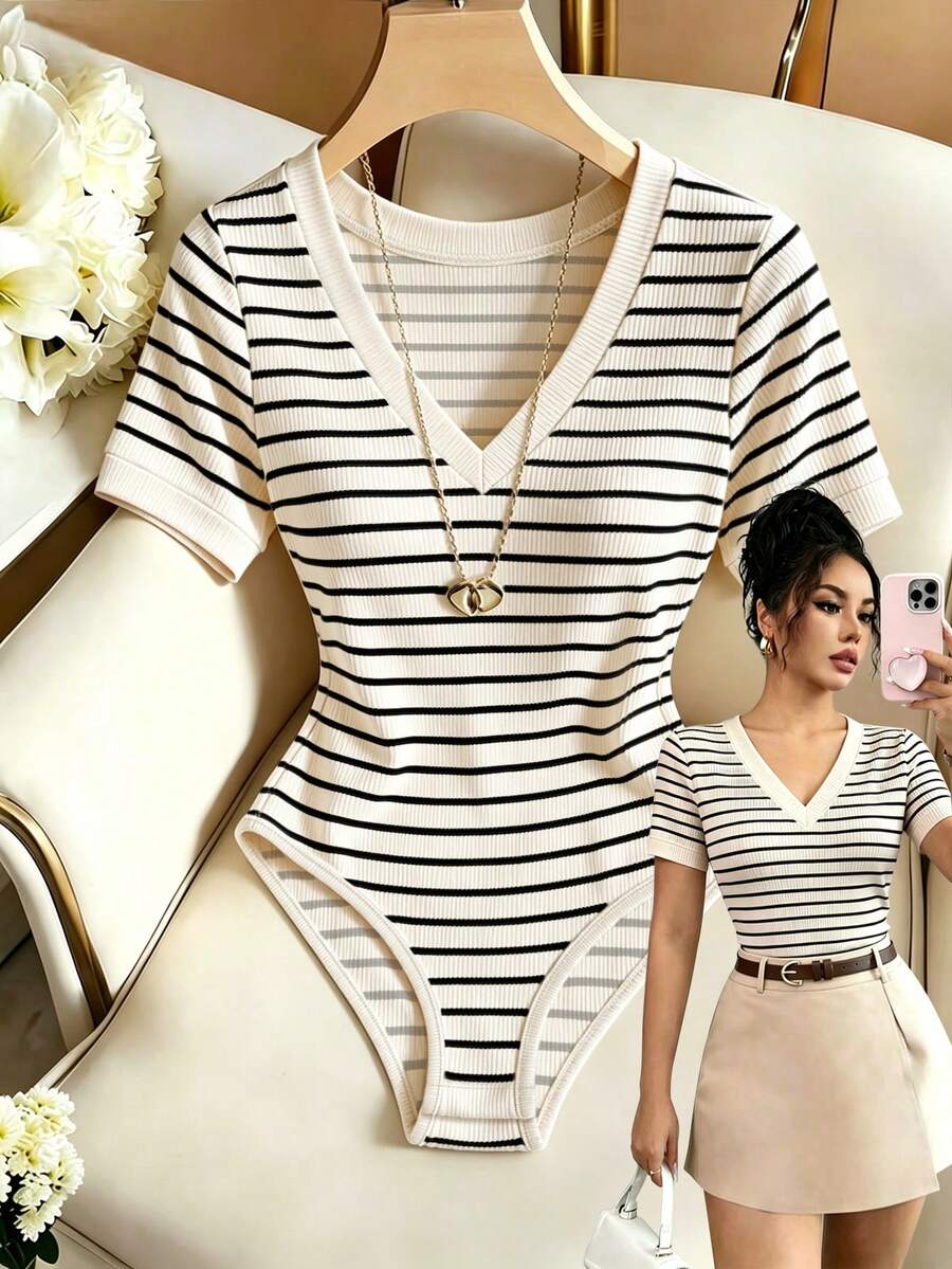 SHEIN Franclia 女款極簡V領條紋印花商務專業休閒百搭旅行度假修身連身衣 - 杏色 - 查看 1