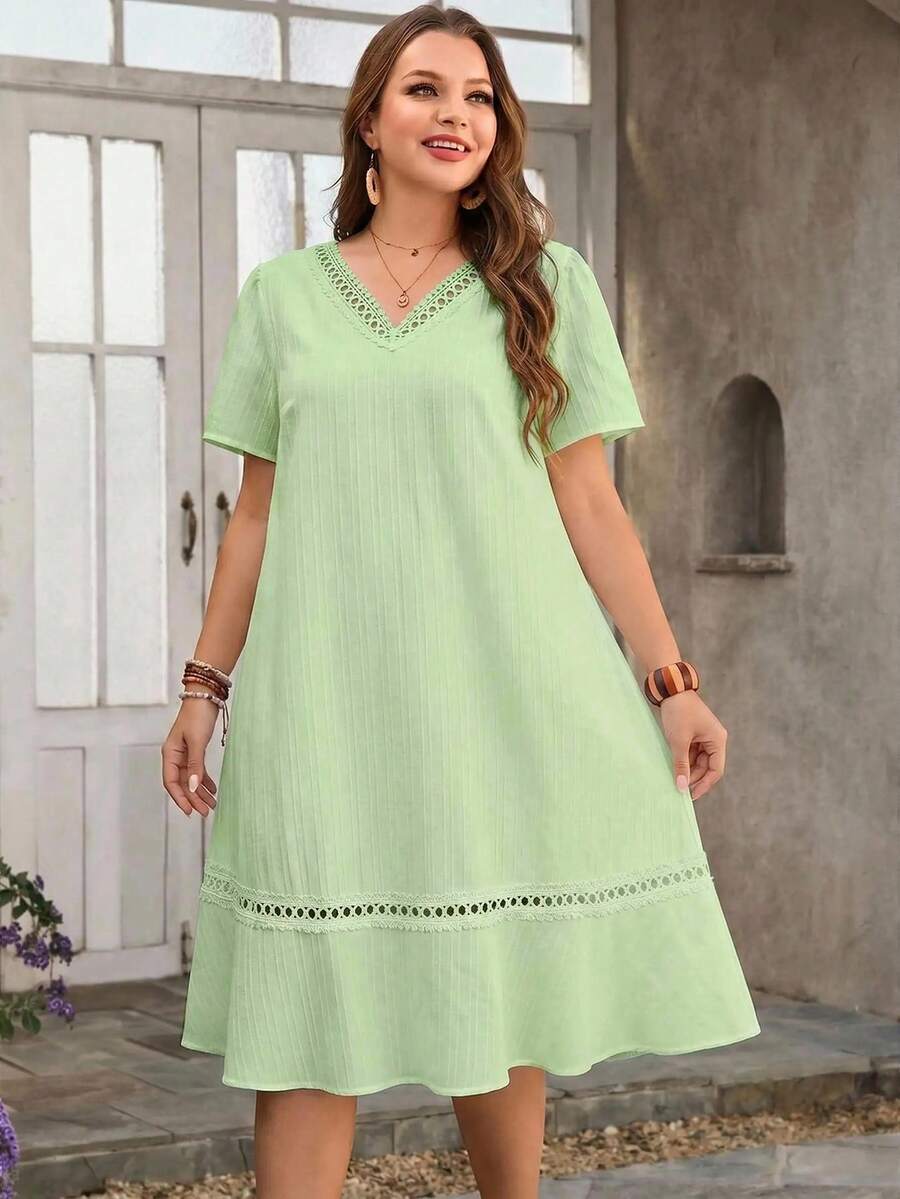 Rosumi Plus Size Women's Hollow Out Decor Ruffle Hem Dress - Green - View 1