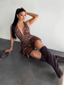 SHEIN SXY 女款掛脖全印花百褶時尚約會派對迷你洋裝 - 棕色 - 查看 3