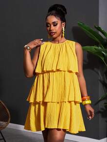 SHEIN CURVE+ 大码女装春夏新款优雅浪漫派对约会晚宴度假休闲海滩篝火宽松纯色黄色无袖多层褶皱拼接娃娃蛋糕裙大码女装迷你连衣裙 - 黃色 - 查看 5