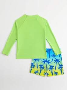 SHEIN 青少年男孩泳裝 鮮豔衝浪風 螢光綠主色 胸前黑色棕櫚樹太陽海鷗島嶼剪影印花 側邊藍黃漸層棕櫚樹印花 圓領長袖剪裁 褲子藍黃漸層底色配藍色棕櫚樹印花 2件組 時尚休閒 適合游泳、夏季度假、海邊沙灘、泳池夏季假期派對 - 綠色 - 查看 2