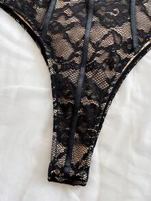 Soleia Bustier Renda Hitam untuk Liburan Ukuran Plus - Hitam - View 6