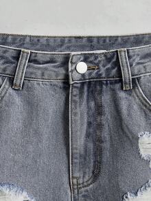 ROMWE Summer Vacation Daisy Floral Embroidered Distressed Denim Shorts - Grey - View 3