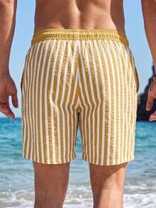 CoralVoy 男士抽繩腰條紋休閒度假沙灘短褲，假期款 - 鵝黃色 - 查看 2