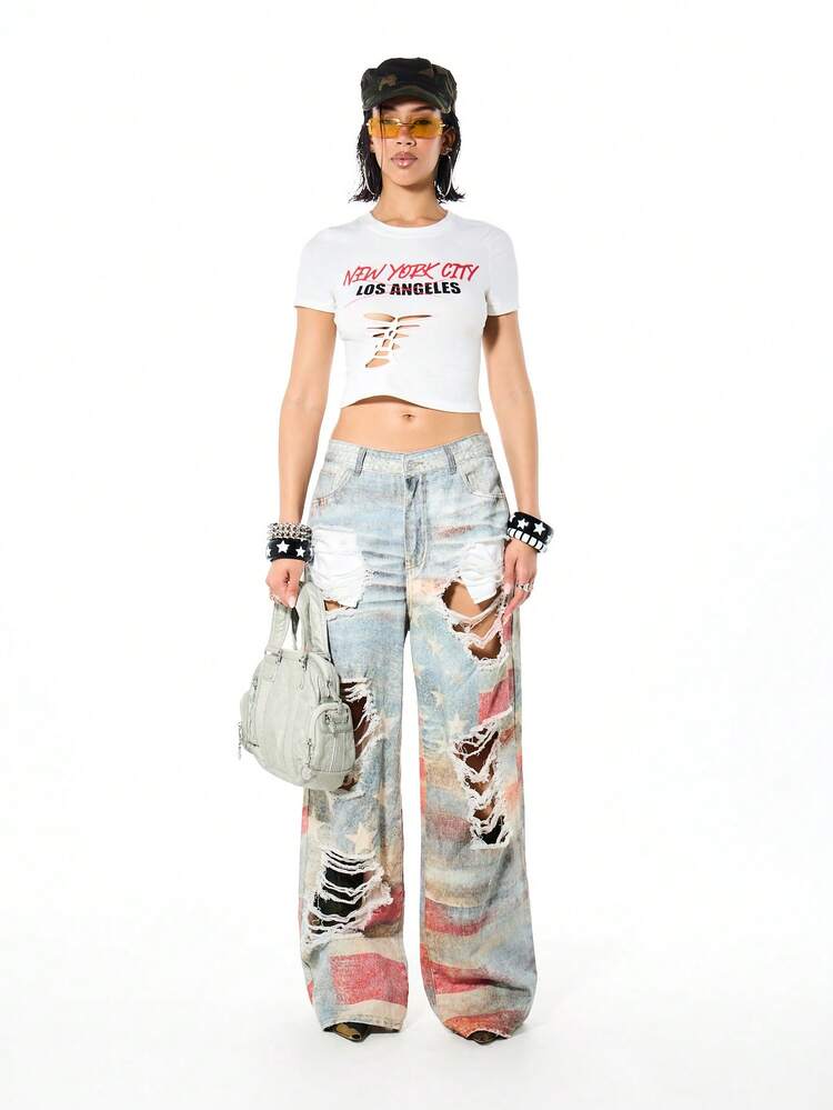 SUMWON WOMEN Jeans amples et déchirés avec imprimé drapeau américain, rayures et étoiles. Denim patriotique pour le 4 juillet