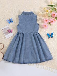 Young Girls Summer New Denim Sleeveless Dress, Dark Wash Blue, White Bow Decor, Button-Down Design, Collar, A-Line Skirt, Squishy Soft Skin-Friendly Cotton Fabric, Vintage Style, Summer Outfit For Beach Vacation, Beach, Weekend, Island Style, Brunch, Date - Light Wash - View 2