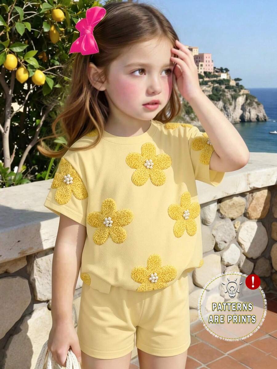 Set de 2 piezas de camiseta de verano para niñas, estilo casual y versátil, camiseta con estampado floral de cuello redondo combinada con shorts amarillos cómodos, estilo casual dulce y relajado, adecuado para salidas diarias o uso de vacaciones de las niñas - Multicolor - Ver 1