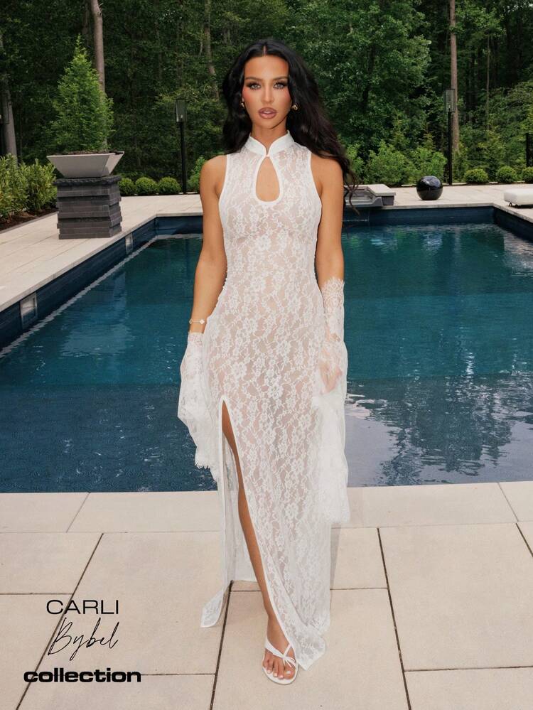 MISSGUIDED X Carli Bybel Robe Maxi en Dentelle à Col Top avec Détail de Trou de Serrure à l'Avant, Fente à la Cuisse, Robe de Soirée Formelle pour Invitée de Mariage, Moulante, Sans Manches, Blanche Transparente