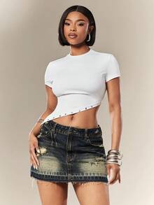 Denimoi Rok Denim Mikro Mini dengan Ujung Bawah Belum Dikerjakan - Medium Wash - View 4