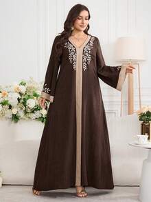 Al Najma Vestido Árabe Casual de Fiesta con Cuello en V y Patrón de Bordado Floral para Mujeres Talla Grande - Café integral - Ver 7