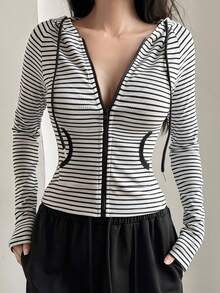 DAZY Chaqueta deportiva de corte ajustado con cintura ceñida y rayas - Blanco y Negro - Ver 4