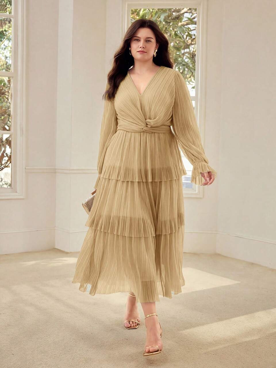 PLUS SIZE WOMEN'S FLARE SLEEVE TIERED HEM PLISSE DRESS FOR SPRING AND SUMMER