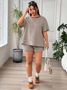 SHEIN EZwear 休閒大尺碼女款條紋圓領短袖T恤與短褲兩件套 - 棕色 - 查看 7