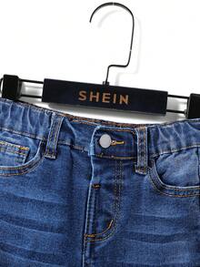 SHEIN 兒童小男孩口袋鈕扣休閒百搭修身牛仔長褲 開學季夏季款 - 中等水洗藍 - 查看 4
