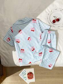 Sommer Herbst Mädchen Kleinkind Pyjama Set, weiches bequemes flammhemmendes Milchseidenstoff, modisches süßes Schleife Kirsch KaroMuster, blaue Revers Strickjacke Kurzarm lange Hose 2 Teile Loungewear - Blau - Übersicht 3