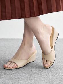 CUCCOO BIZCHIC 女款簡約休閒時尚度假純色坡跟涼鞋 - 杏色 - 查看 5