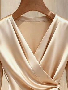 SHEIN LUNE Women's Elegant Champagne Gold Satin Blouse,V-Neck Slim-Fit Long-Sleeved Top For Dining,Autumn,Commuting,Solid Color Casual Shirt For Spring Break - Apricot - View 5