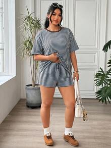 SHEIN EZwear 大尺碼女款圓領條紋短袖上衣與短褲休閒兩件套 - 藍色 - 查看 5