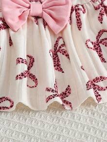 SHEIN Vintaside Kids 2件組新生女嬰杏色蝴蝶結豹紋圓領長袖荷葉袖保暖內裡羅紋軟面料T恤上衣 + 鬆緊腰休閒粉色長褲，休閒可愛韓風甜美套裝，適合秋冬日常穿著、旅行、度假、派對、室內外場合 - 粉色 - 查看 6