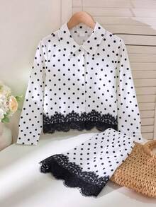 SHEIN 2件組少女法式甜美波點套裝，白色配黑色波點印花襯衫，翻領單排扣前襟，下襬飾有精緻黑色睫毛蕾絲邊增添女人味，標準袖口，同系列配套短褲 - 白色 - 查看 8
