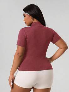 SHEIN Rhythm Era 大尺碼運動夾克多巴胺粉色肩部貼合短袖開襟拉鍊上衣外套 - Red Plum - 查看 2