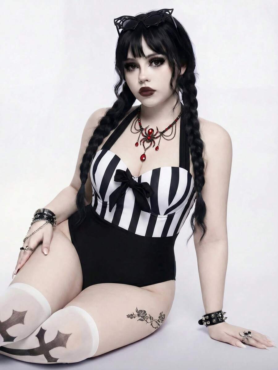 ROMWE Goth 2026新款黑白條紋龐克暗黑哥德風大尺碼連身泳衣 - 黑與白 - 查看 1