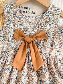 SHEIN Elladie kids 2件/組 女童夏季迷人白色藍色橘色復古+花卉野餐印花圓領荷葉邊無袖上衣配V領背部與蝴蝶結裝飾+寬腿褲套裝，適合夏季穿搭、海灘週末、度假浪漫、島嶼風、都市晚間、生日穿搭、波希米亞節慶 - 卡其色 - 查看 5