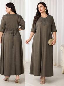 Al Najma Plus Size Women's Solid Color Lace Patchwork Round Neck Elegant Arabic Style Dress - Green - View 1