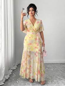 SHEIN Clasi Plus Size Women's Exquisite Elegant Knitted Short Sleeve Hydrangea Mesh Digital Print Double Layer Slim Fit Lace-Up V-Neck Dress - Pale Yellow - View 1