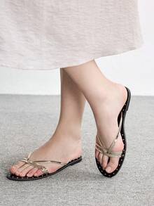 CUCCOO BIZCHIC Sandalias planas de playa con remaches cruzados para vacaciones de primavera/verano - Dorado - Ver 4