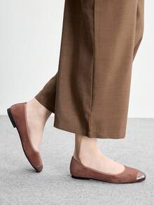 CUCCOO BIZCHIC 女鞋 春秋拼接方頭平底鞋，簡約麂皮通勤購物鞋 - 淺棕色 - 查看 2