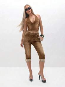 BABYPHAT توب كروب جينز بياقة حلقة مع تفاصيل مسامير ذهبية وياقة V عميقة بدون أكمام لحفلات الصيف - بني - مشاهدة 2