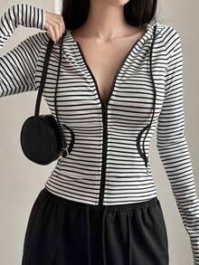 DAZY Chaqueta deportiva de corte ajustado con cintura ceñida y rayas - Blanco y Negro - Ver 6