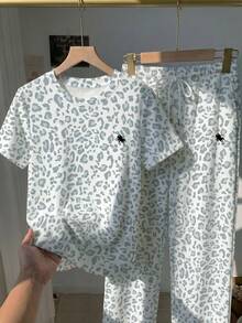 SHEIN EZwear 2件組刺繡圓領短袖上衣與條紋印花長褲，休閒風 - 彩色 - 查看 5