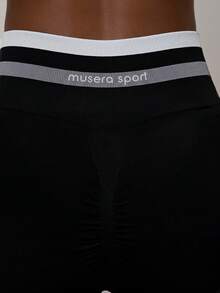 Musera Sport 對比腰帶抓皺翹臀運動短褲 僅短褲 運動健身房皮拉提健身日常少女休閒辣妹款 - 黑色 - 查看 6