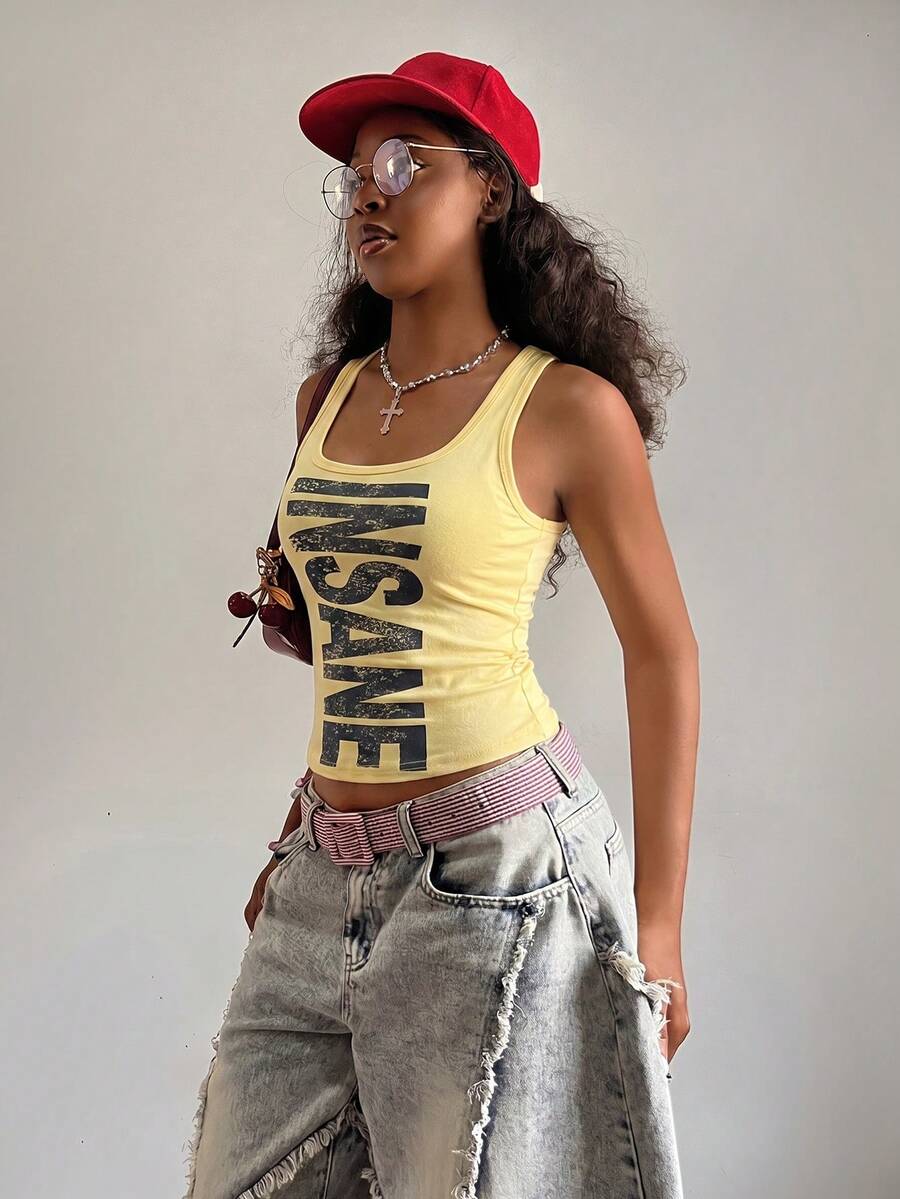 Fiercella Fiercella 女款春夏U領白色廢土風印花修身舒適街頭Y2K辣妹搖滾性感背心上衣 - 黃色 - 查看 1