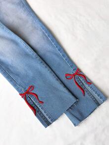 SHEIN Tween Mädchen Jeans Skinny, weich, Baumwolle, lässig, stilvoll, vielseitig, bequem für den Alltag und einfach. Merkmale sind ein geschlitzter Saum und ein besticktes Schleifenmuster. Die schmale Passform und der Stretch-Denim mit weißem Spray-Wash sind geeignet für Lässig, Urlaub und den Alltag. - Helle Waschung - Übersicht 2