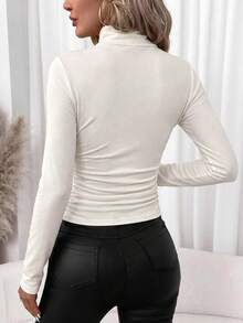 SHEIN Clasi 女款素色高領長袖修身保暖內裡休閒T恤 - 卡其色 - 查看 2