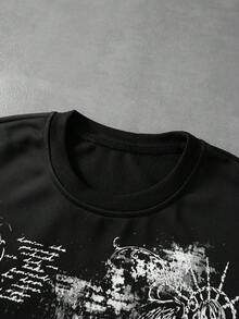 ROMWE MEN Goth Men's Loose Fit Dropped Shoulder Cropped Graphic T-Shirt - Black - View 4