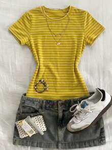 DAZY Solid Color Round Neck Fitted Short Sleeve Women T-Shirt - Yellow - View 2