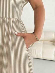 SHEIN Essnce Vestido casual de fiesta con cuello en V, fruncido y a rayas para mujer de talla grande - Albaricoque - Ver 3