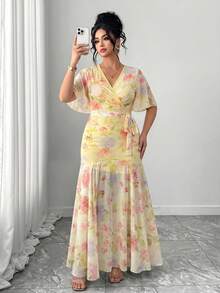SHEIN Clasi Plus Size Women's Exquisite Elegant Knitted Short Sleeve Hydrangea Mesh Digital Print Double Layer Slim Fit Lace-Up V-Neck Dress - Pale Yellow - View 4