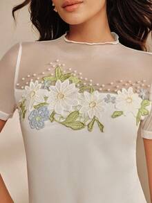 Anewsta 春夏白色網格拼接花卉刺繡休閒通勤約會內搭女款T恤上衣 - 白色 - 查看 3