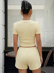 SHEIN EZwear 芥黃色條紋針織女款休閒套裝 - 鵝黃色 - 查看 2