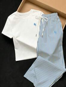 Comfortcana 2件組刺繡圓領短袖上衣與條紋印花長褲，休閒風 - 淺藍色 - 查看 3