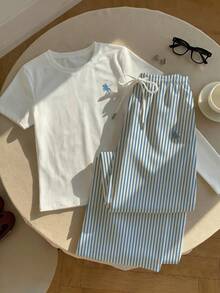 Comfortcana 2件組刺繡圓領短袖上衣與條紋印花長褲，休閒風 - 淺藍色 - 查看 5